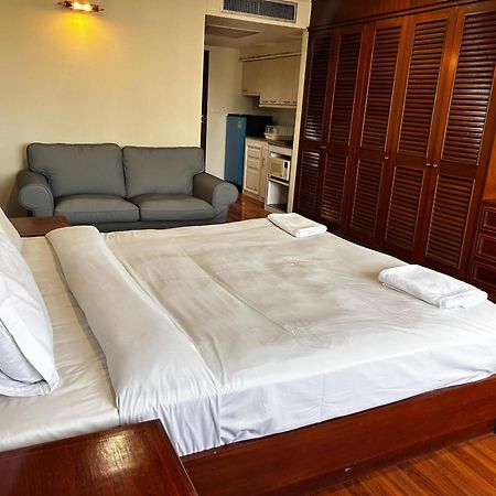 Omni Tower Nana Bangkok - Serviced Apartment On Sukhumvit Soi 4 Banguecoque Exterior foto