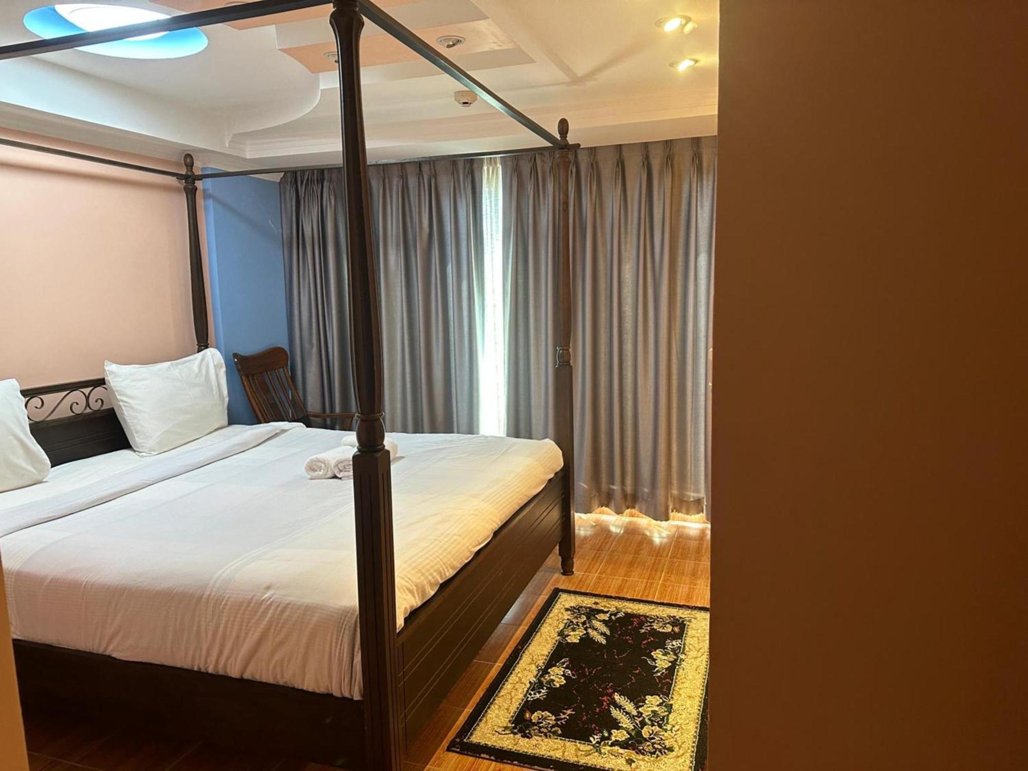 Omni Tower Nana Bangkok - Serviced Apartment On Sukhumvit Soi 4 Banguecoque Exterior foto