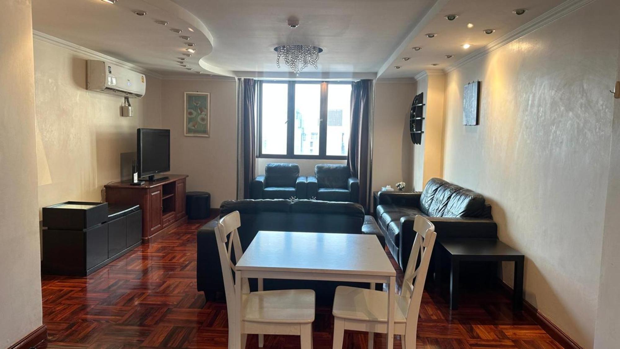 Omni Tower Nana Bangkok - Serviced Apartment On Sukhumvit Soi 4 Banguecoque Exterior foto