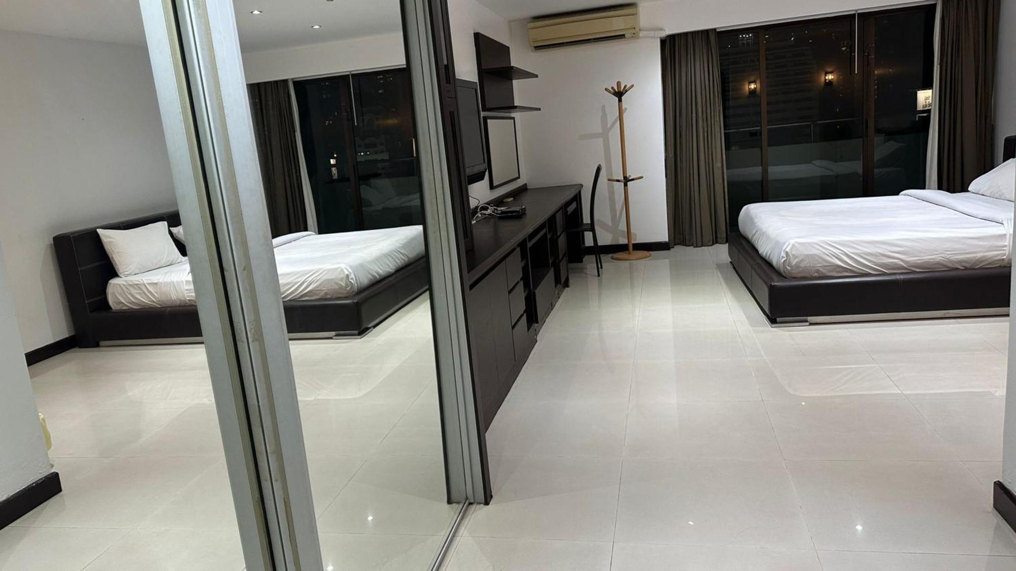 Omni Tower Sukhumvit Nana Direct Hotel Banguecoque Exterior foto