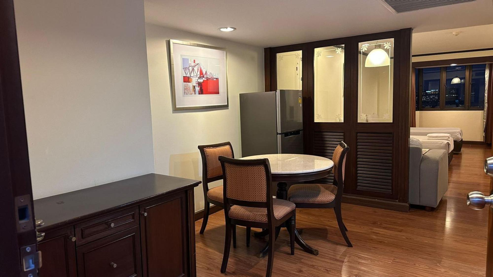 Omni Tower Nana Bangkok - Serviced Apartment On Sukhumvit Soi 4 Banguecoque Exterior foto