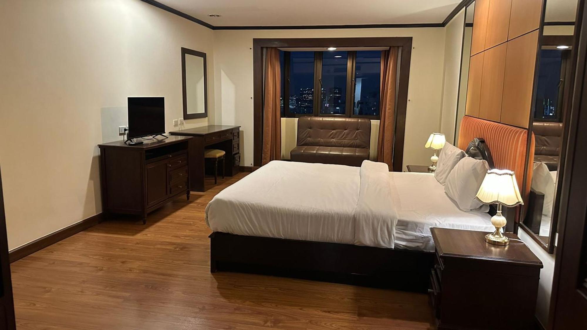 Omni Tower Sukhumvit Nana Direct Hotel Banguecoque Exterior foto