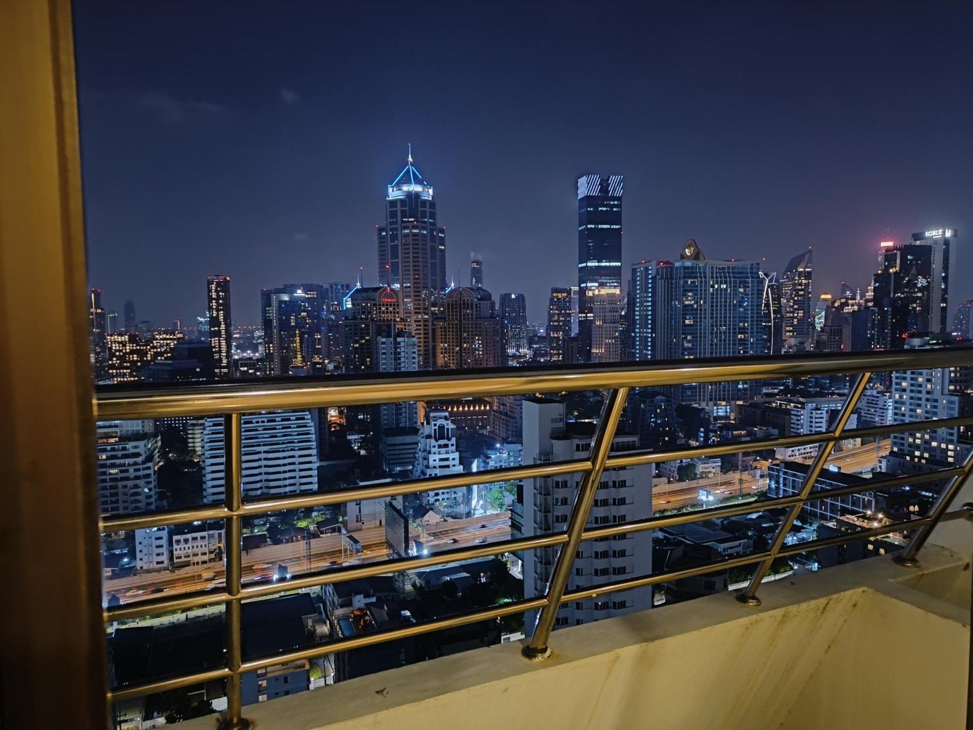 Omni Tower Sukhumvit Nana Direct Hotel Banguecoque Exterior foto