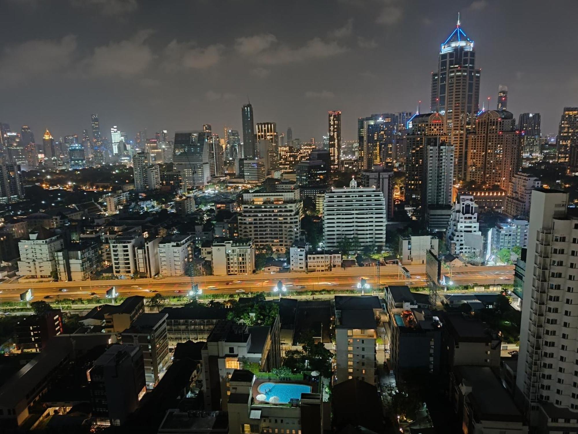 Omni Tower Nana Bangkok - Serviced Apartment On Sukhumvit Soi 4 Banguecoque Exterior foto