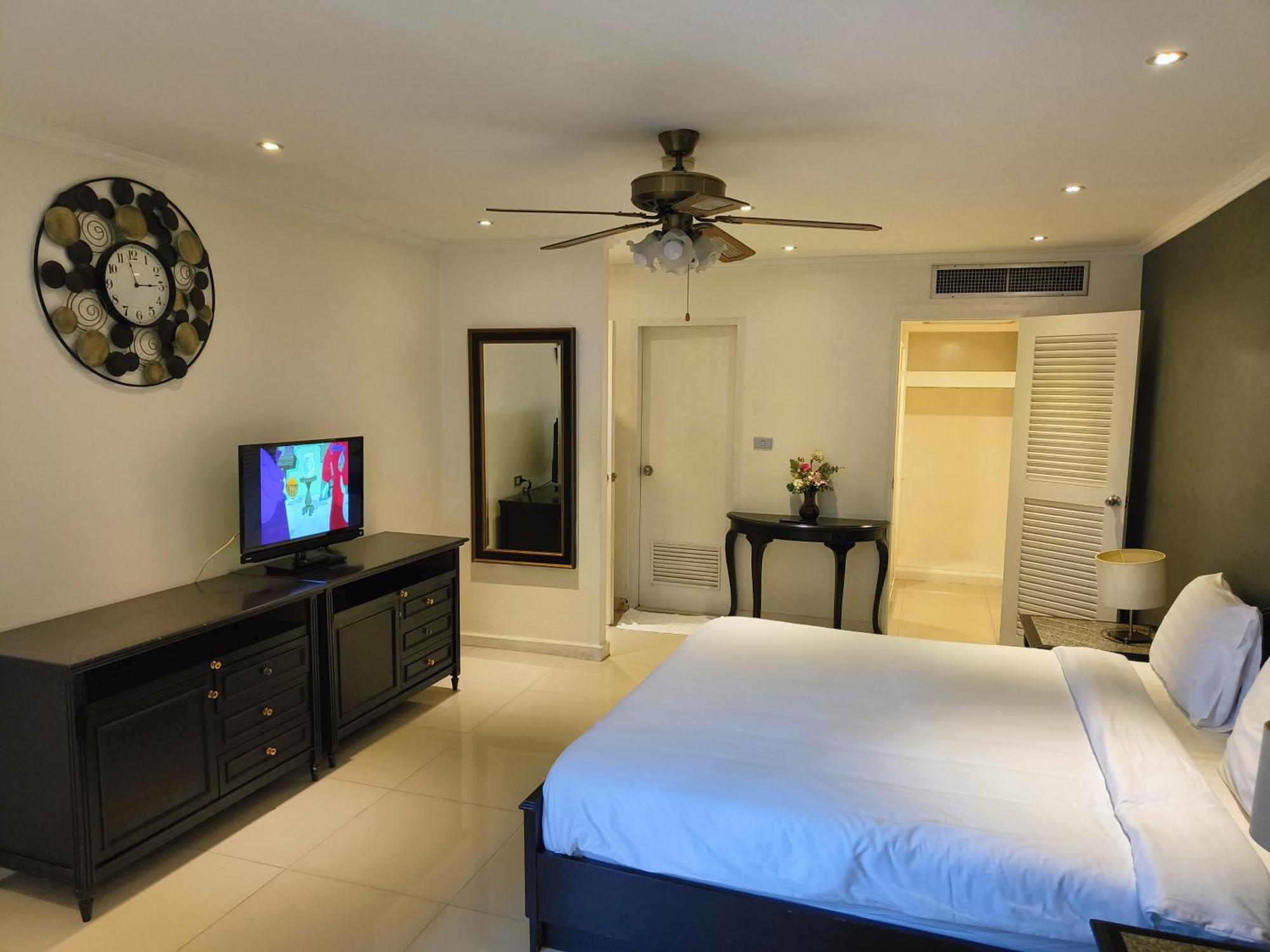 Omni Tower Nana Bangkok - Serviced Apartment On Sukhumvit Soi 4 Banguecoque Exterior foto