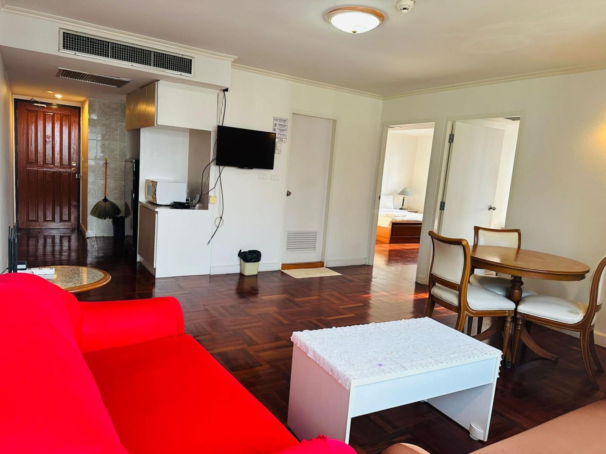 Omni Tower Nana Bangkok - Serviced Apartment On Sukhumvit Soi 4 Banguecoque Exterior foto