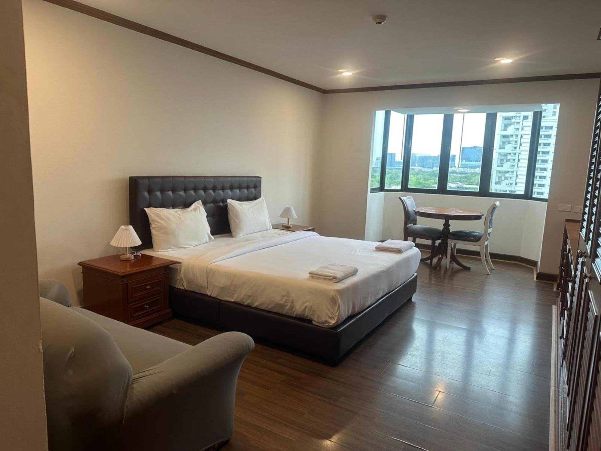 Omni Tower Sukhumvit Nana Direct Hotel Banguecoque Exterior foto