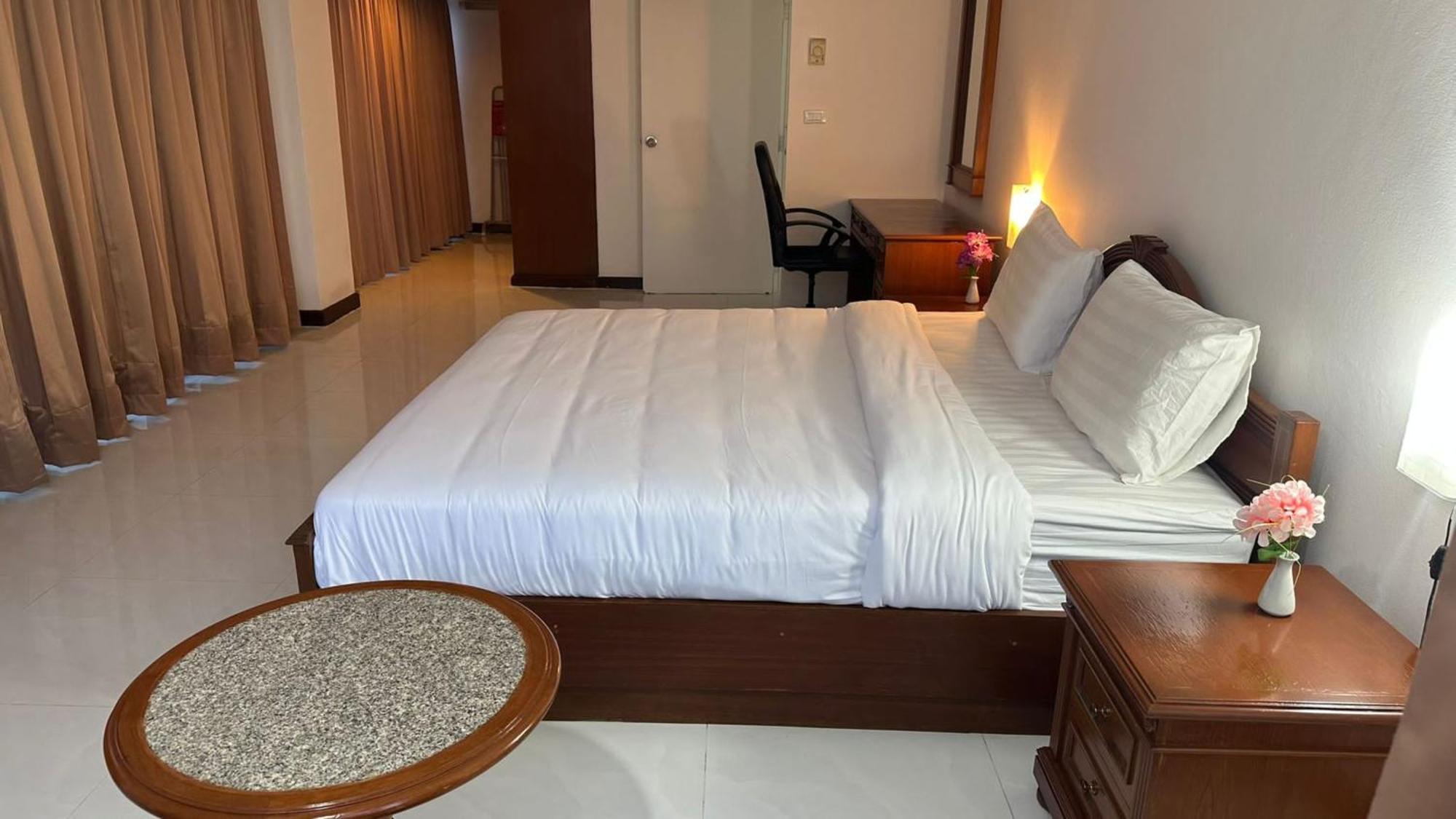 Omni Tower Sukhumvit Nana Direct Hotel Banguecoque Exterior foto
