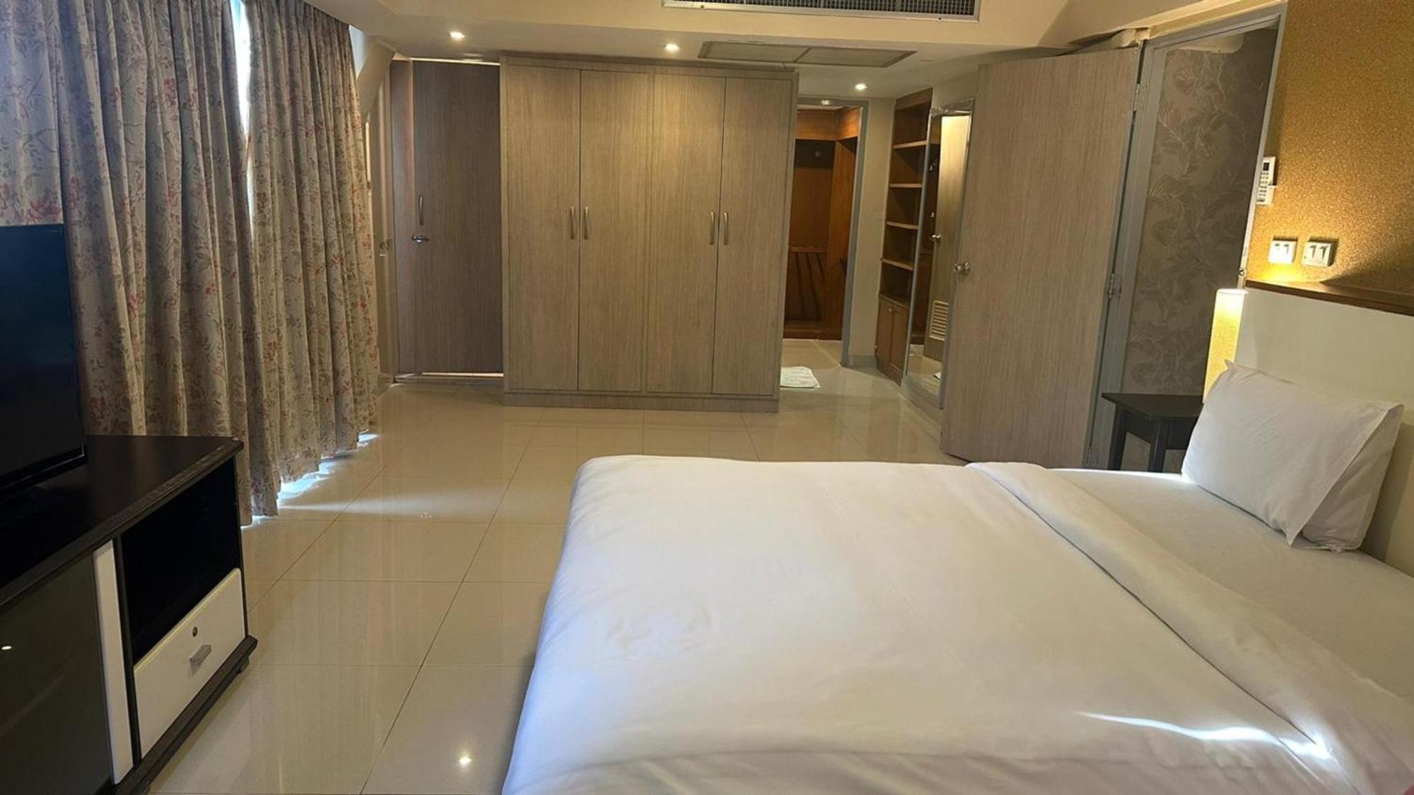 Omni Tower Sukhumvit Nana Direct Hotel Banguecoque Exterior foto