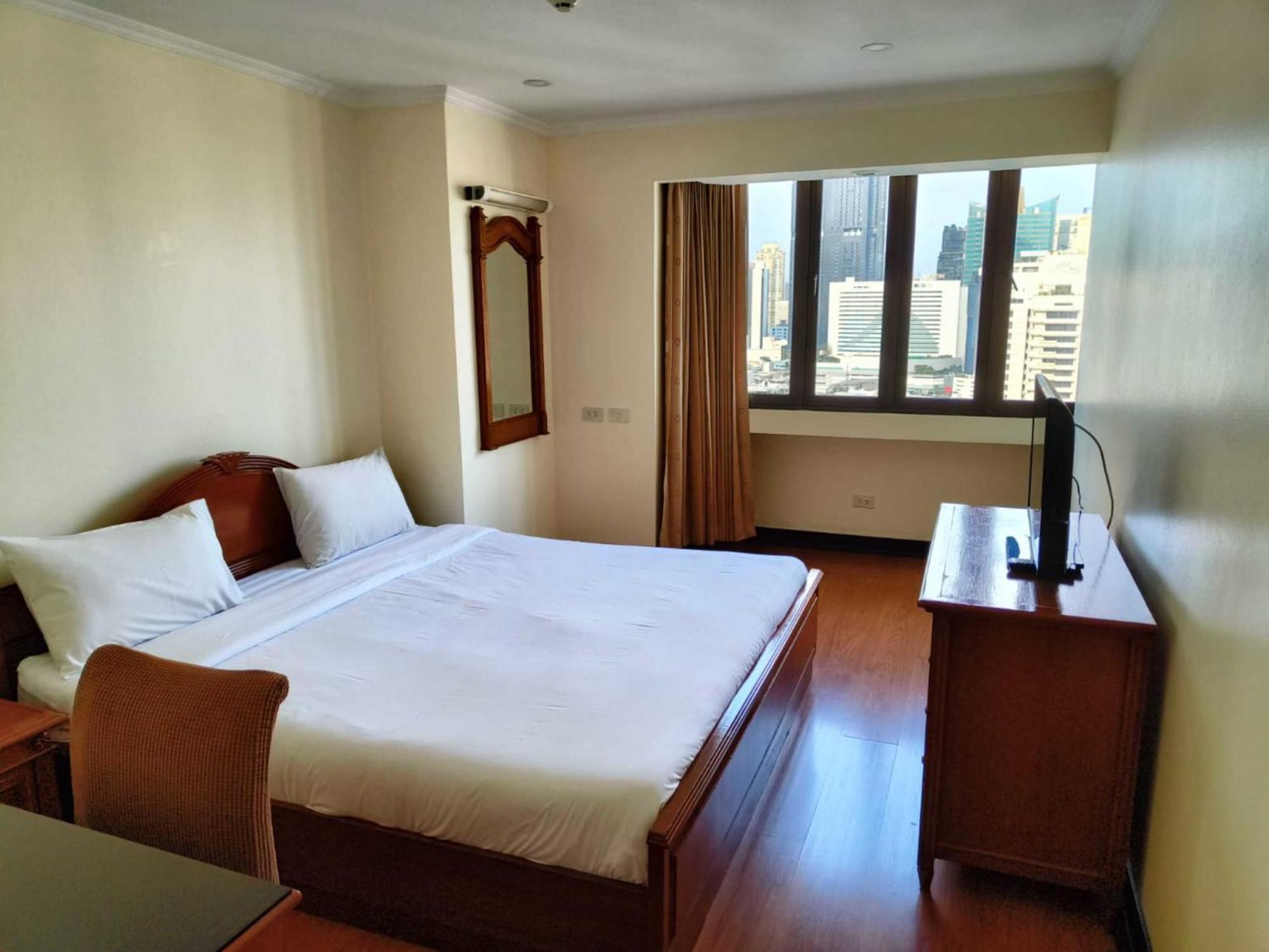 Omni Tower Nana Bangkok - Serviced Apartment On Sukhumvit Soi 4 Banguecoque Exterior foto