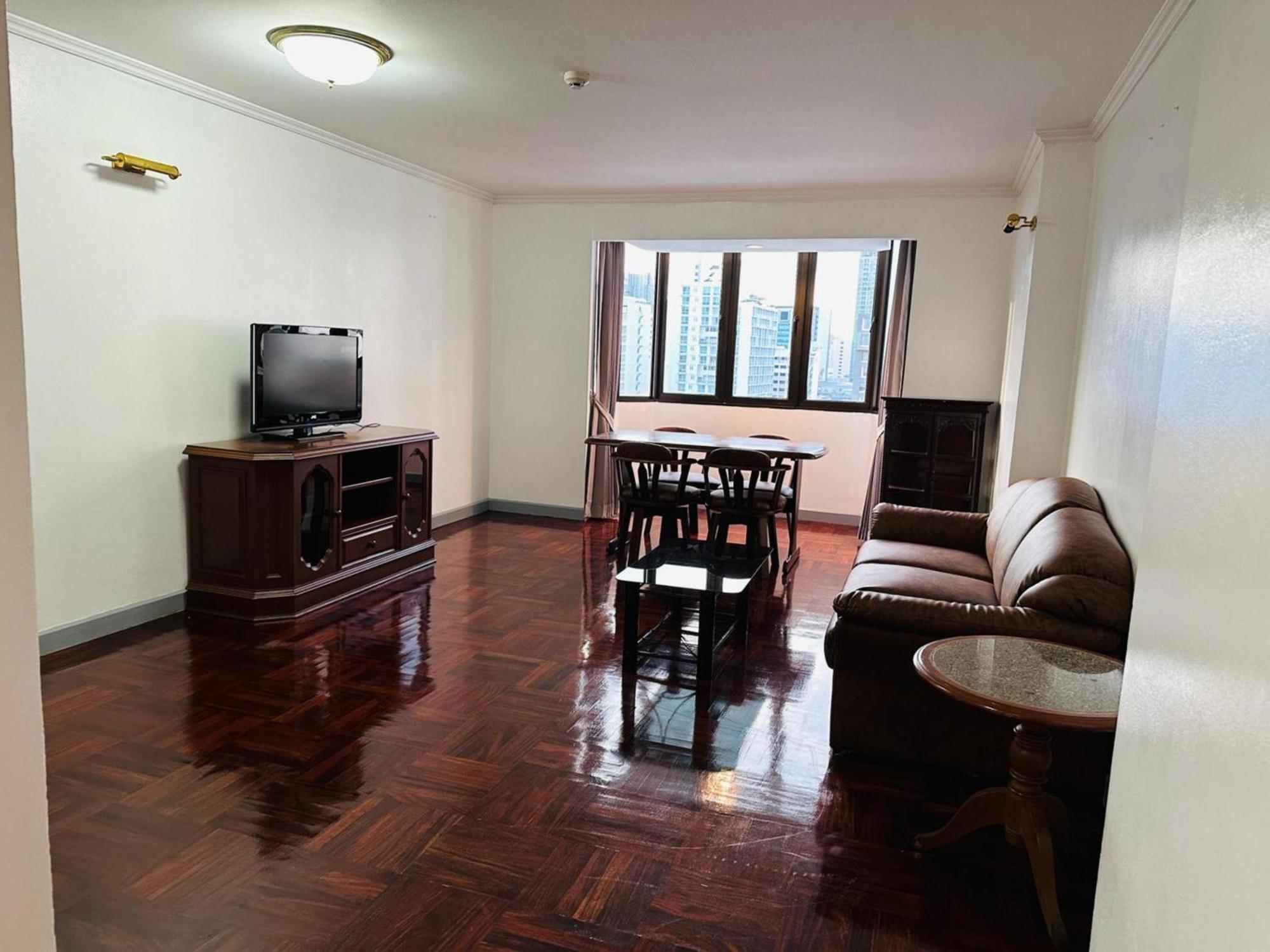 Omni Tower Nana Bangkok - Serviced Apartment On Sukhumvit Soi 4 Banguecoque Exterior foto