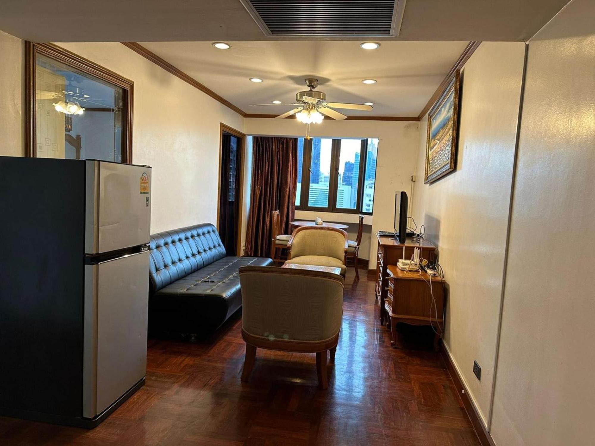 Omni Tower Nana Bangkok - Serviced Apartment On Sukhumvit Soi 4 Banguecoque Exterior foto
