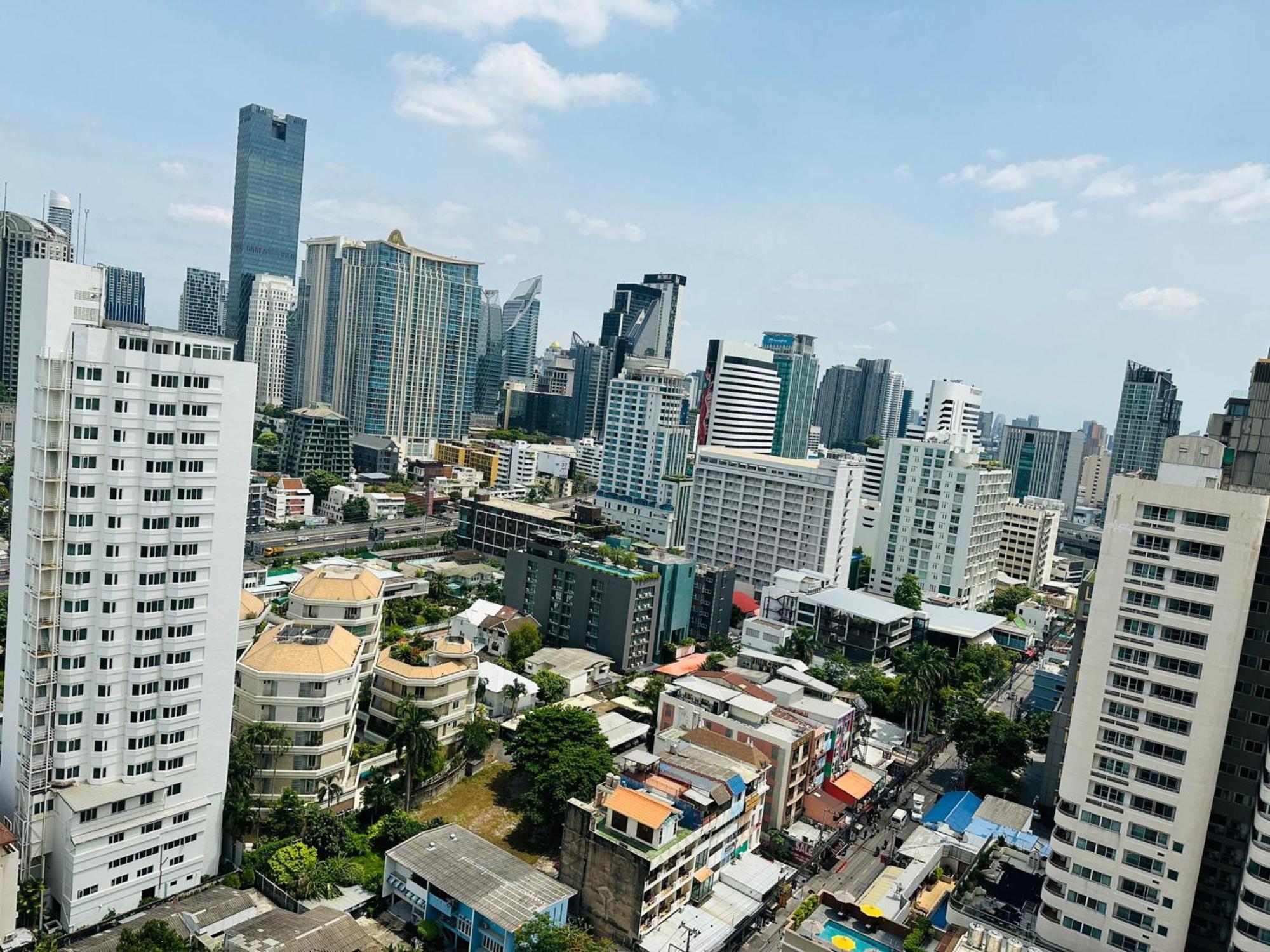 Omni Tower Sukhumvit Nana Direct Hotel Banguecoque Exterior foto
