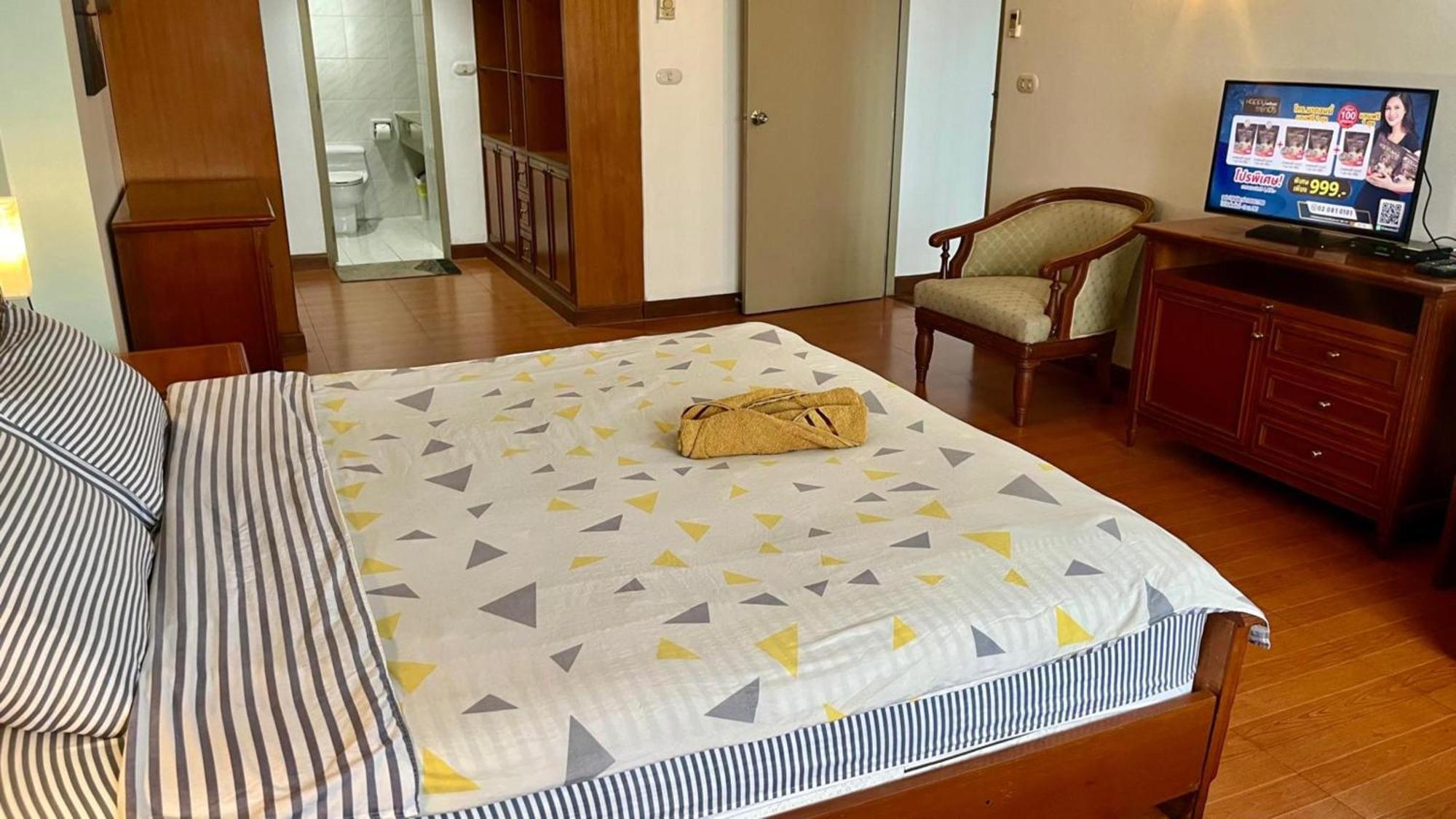 Omni Tower Nana Bangkok - Serviced Apartment On Sukhumvit Soi 4 Banguecoque Exterior foto