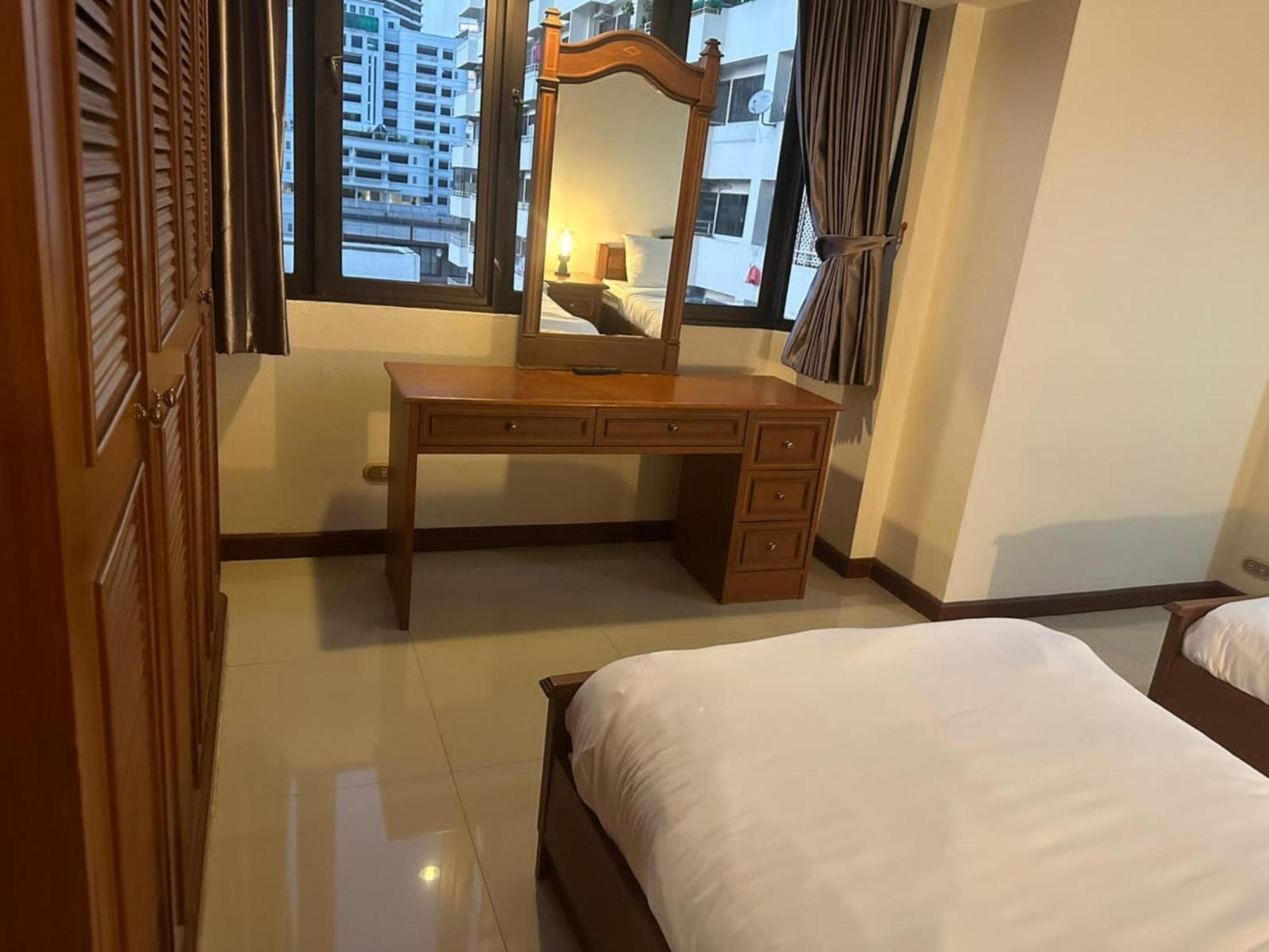 Omni Tower Sukhumvit Nana Direct Hotel Banguecoque Exterior foto
